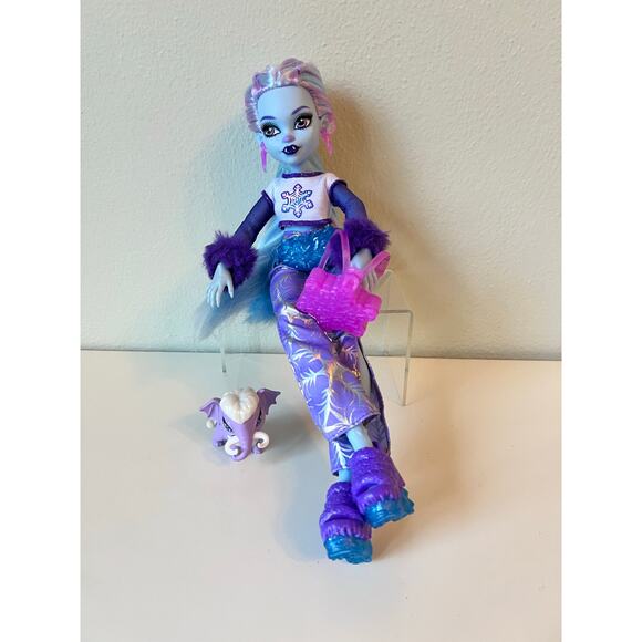 Monster High Abbey Bominable Doll - Picture 1 of 5